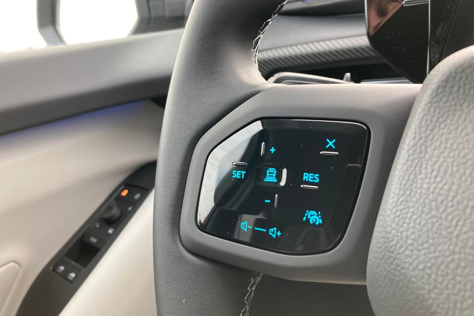 Ford Explorer 77 Premium Extended Range 5d