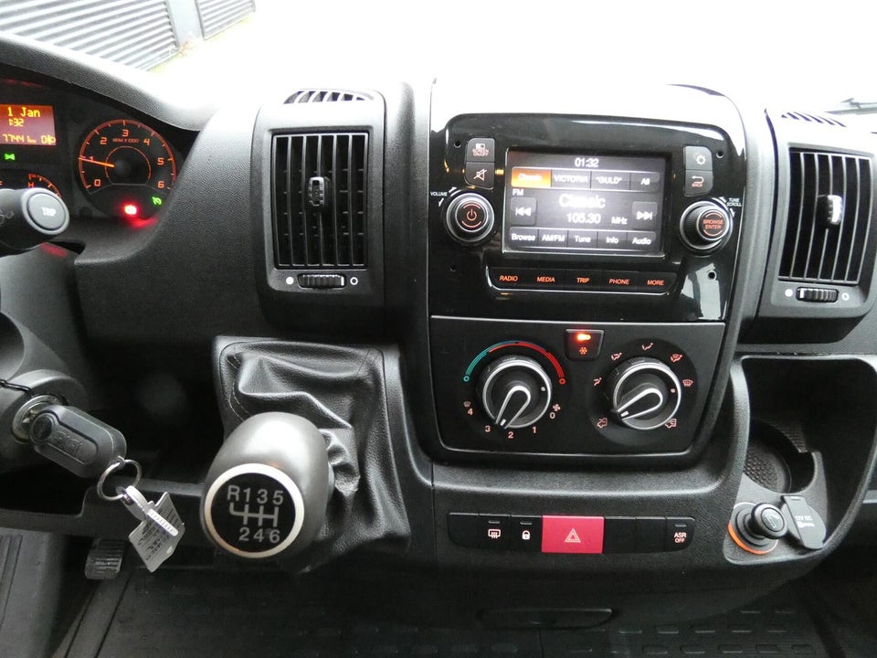 Peugeot Boxer 335 2,0 BlueHDi 130 Db.Kab m/lad L3 4d