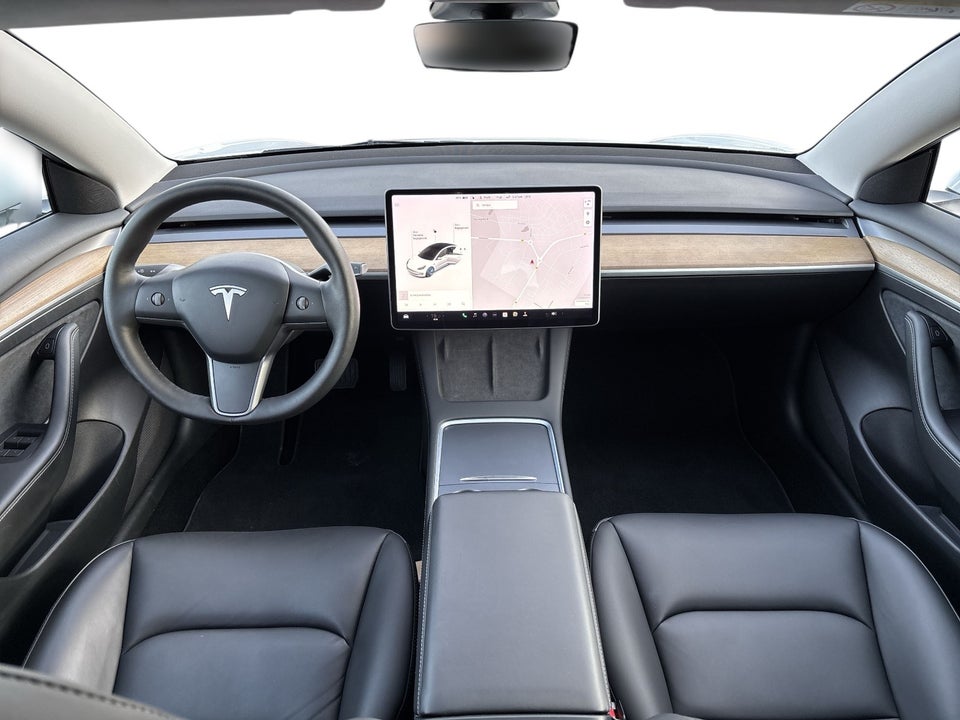 Tesla Model 3 Standard Range+ RWD 4d