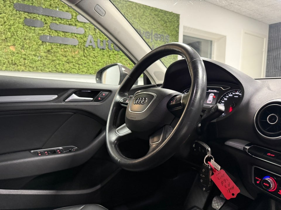 Audi A3 1,6 TDi 110 Ambiente Sportback 5d