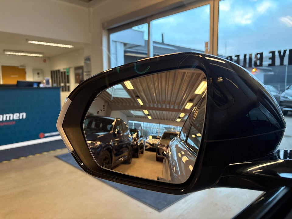 MG Marvel R Luxury 5d