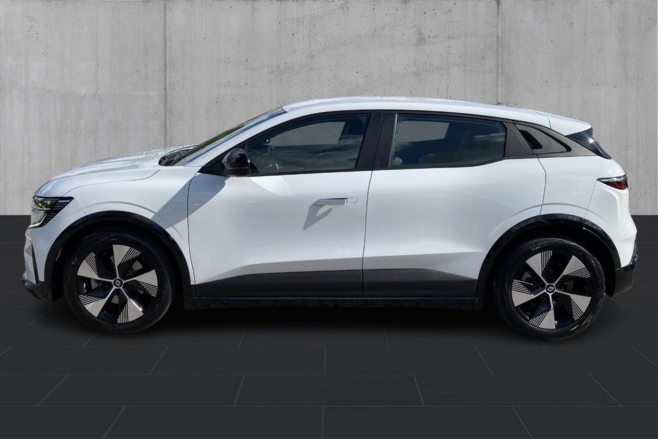 Renault Megane E-Tech 40 Equilibre 5d