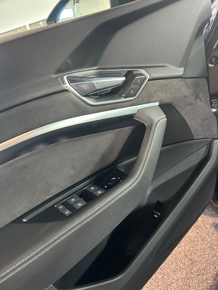 Audi e-tron 55 S-line quattro 5d