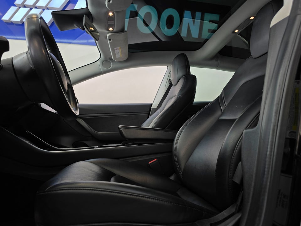 Tesla Model 3 Standard Range+ RWD 4d
