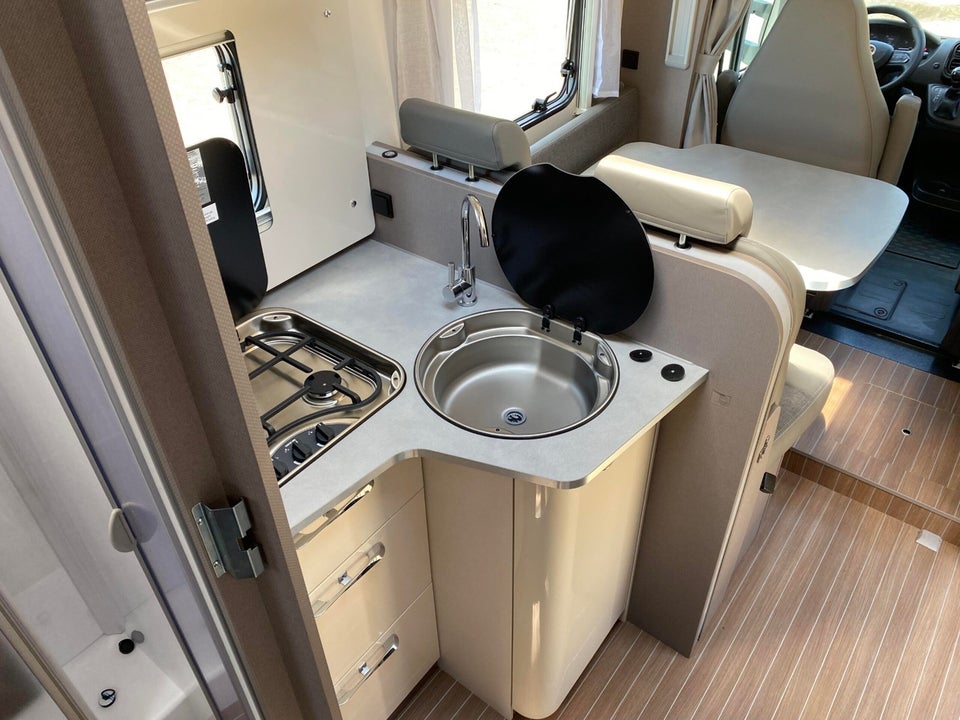 Etrusco T7400QB 2,3 MJT aut. 5d