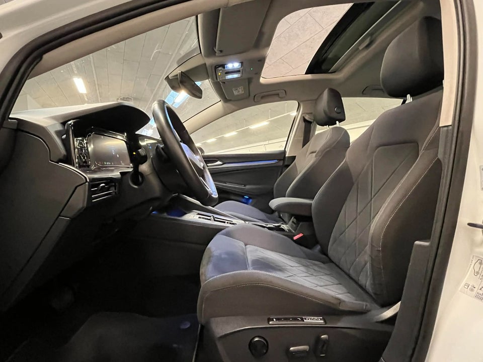 VW Golf VIII 1,4 eHybrid DSG 5d