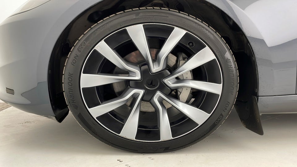 Tesla Model 3 Long Range AWD 4d