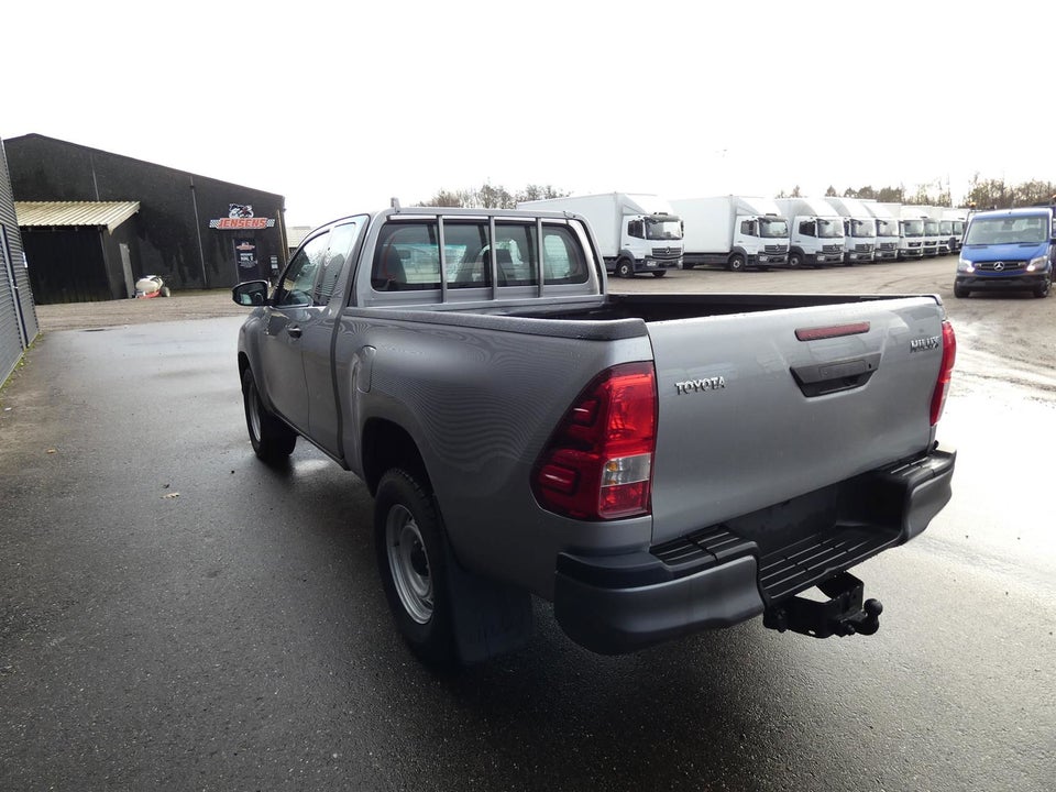 Toyota HiLux 2,4 D T2 Ex.Kab 4d