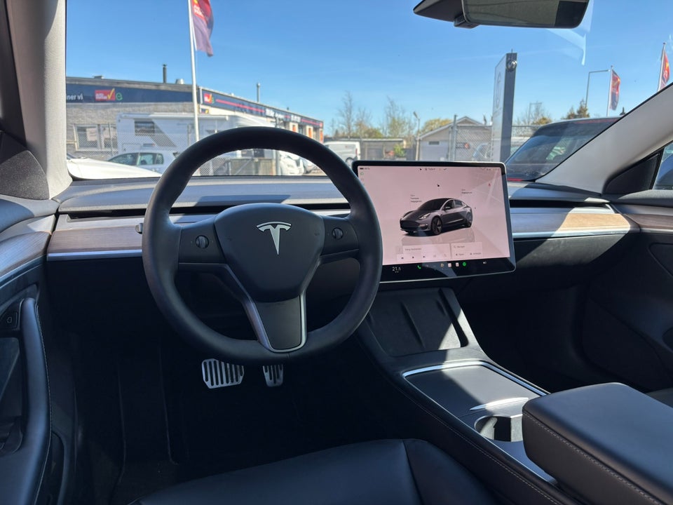 Tesla Model 3 Standard Range+ RWD 4d