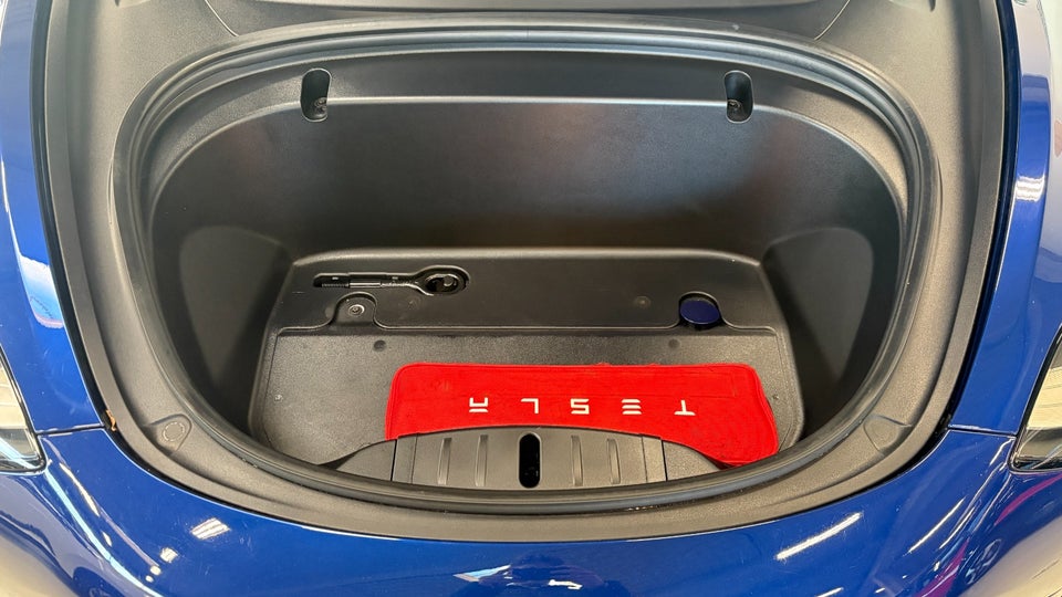 Tesla Model 3 Standard Range+ RWD 4d