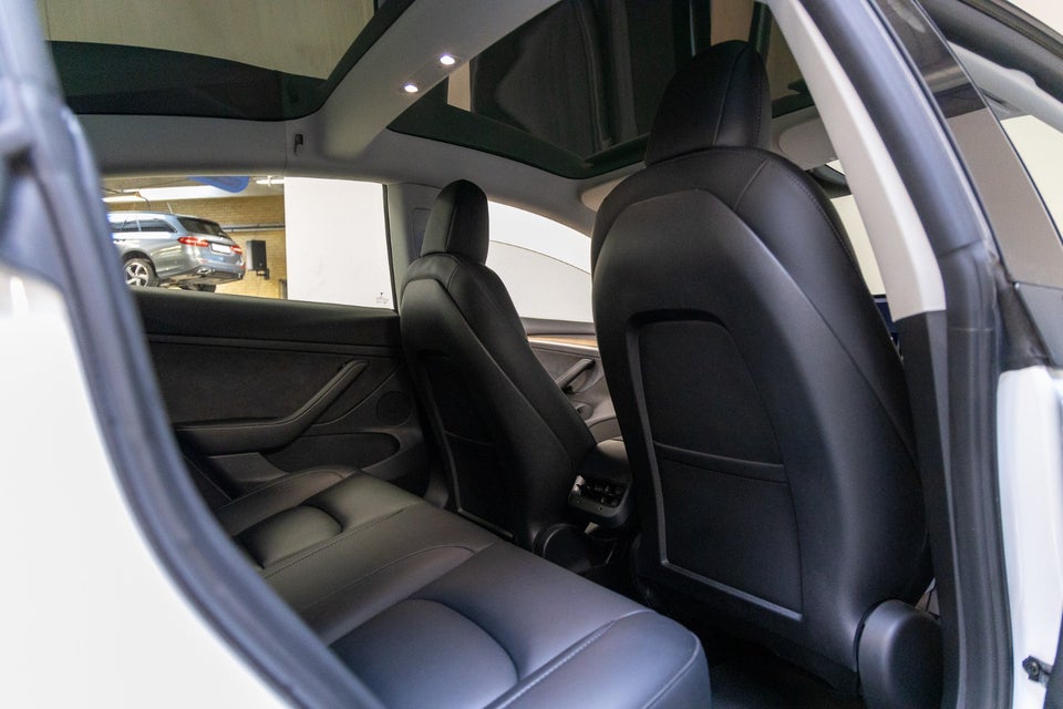 Tesla Model 3 RWD 4d