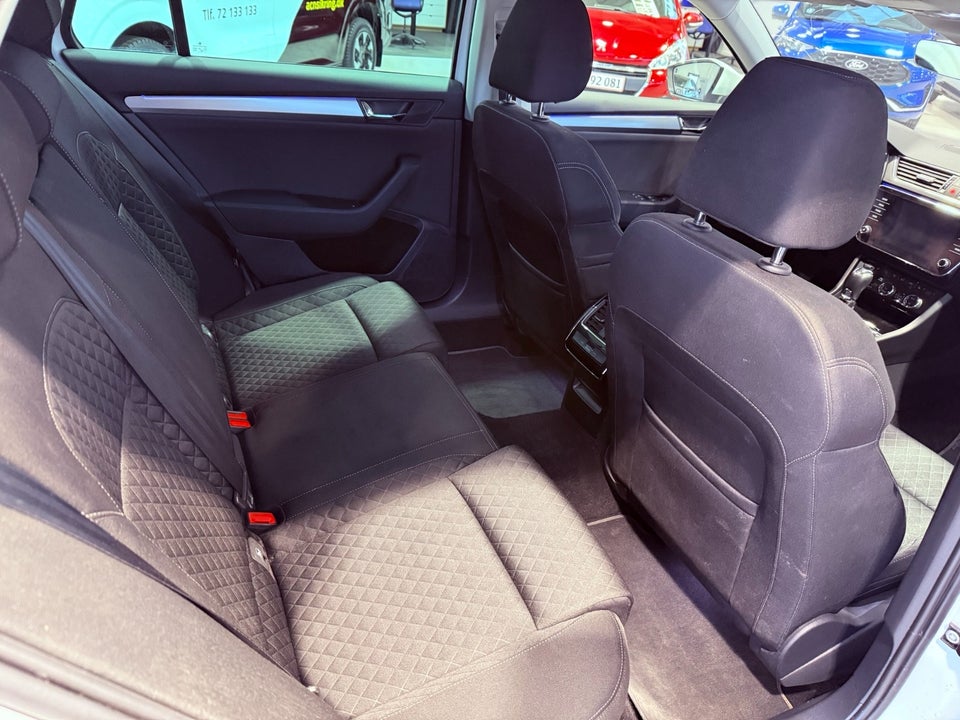 Skoda Superb 2,0 TDi 150 Style Combi 5d