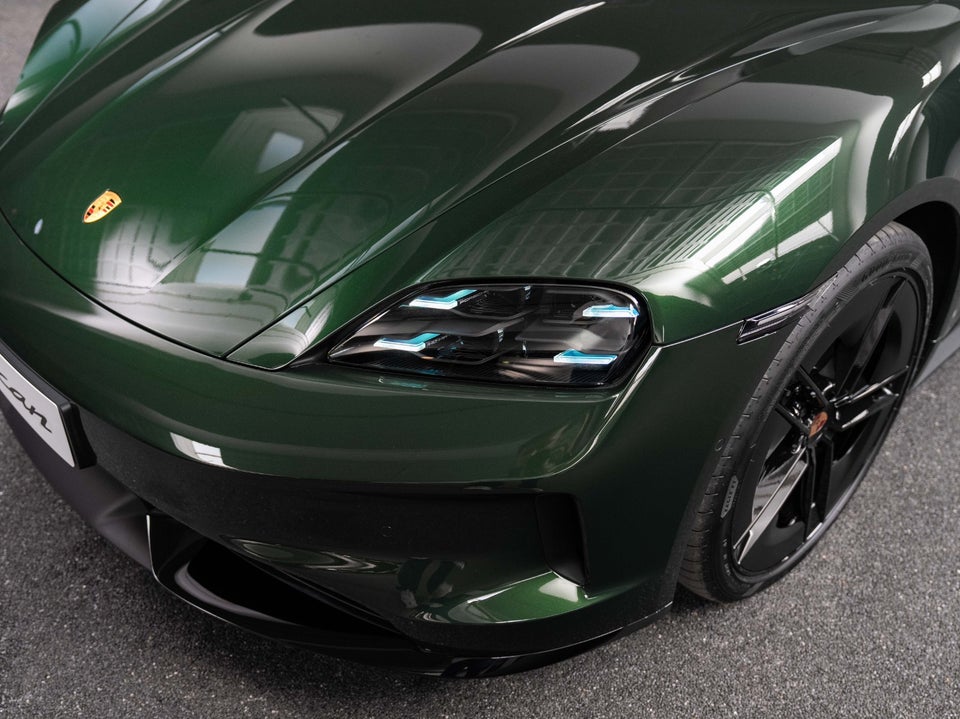 Porsche Taycan 4 Performance+ Black Edition 4d