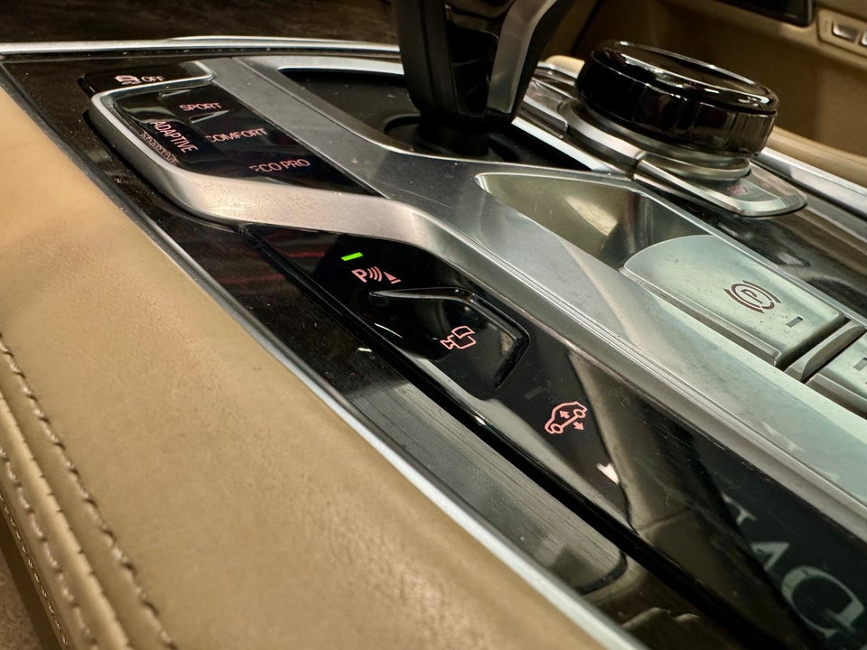 BMW 750i 4,4 xDrive aut. 4d