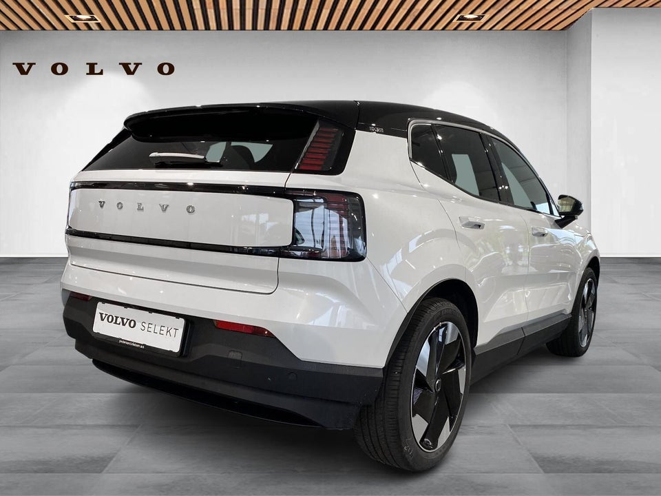 Volvo EX30 Extended Range Plus 5d