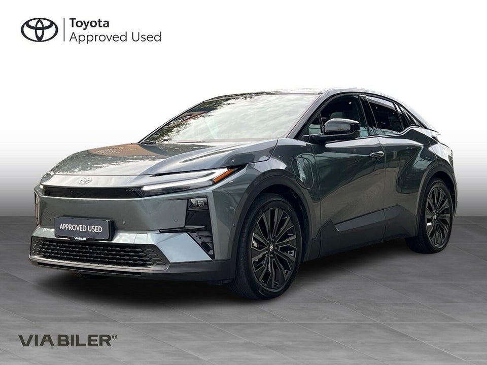 Toyota C-HR+ 77 Executive AWD 5d