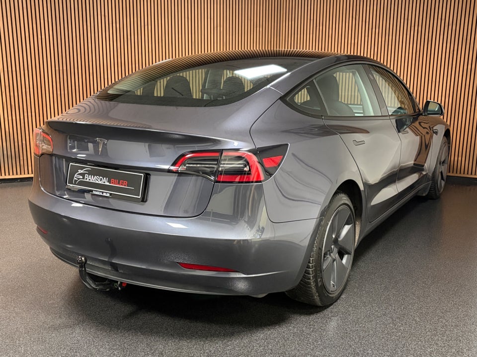 Tesla Model 3 Long Range RWD 4d