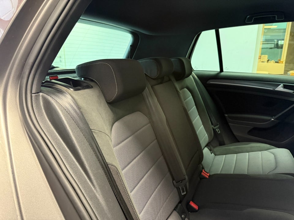 VW Golf VII 1,4 TSi 150 R-line DSG 5d