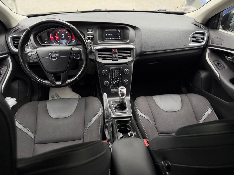 Volvo V40 1,6 D2 115 Kinetic 5d