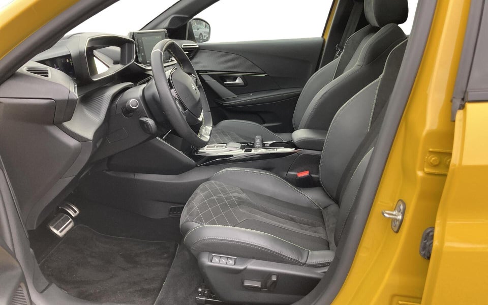 Peugeot e-208 50 GT 5d