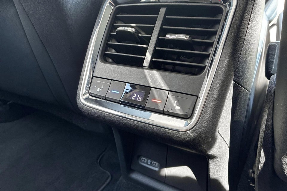 Skoda Enyaq 60 iV Loft 5d