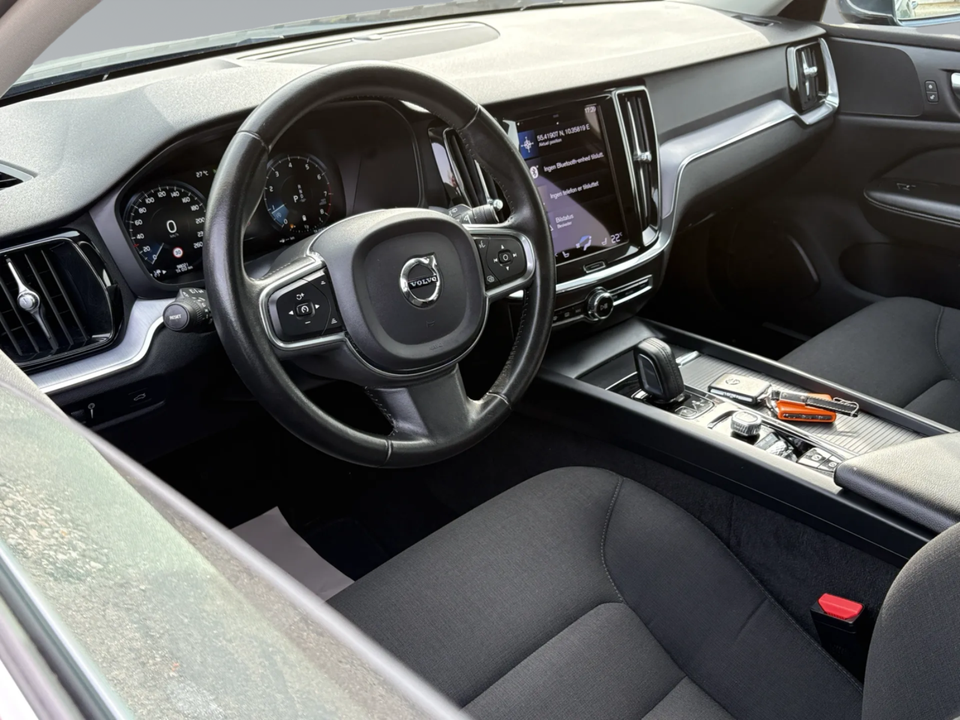 Volvo V60 2,0 B4 197 Momentum aut. 5d