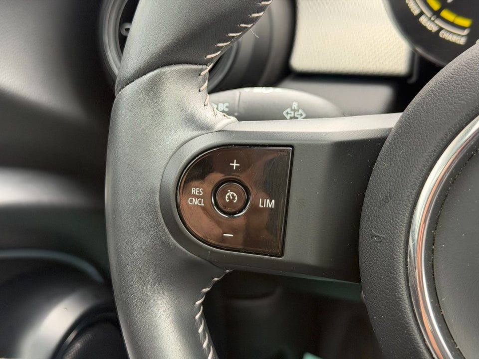 MINI Cooper SE Maximise 3d