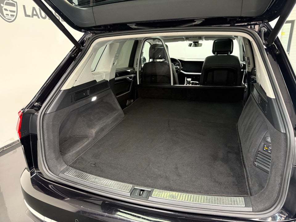 VW Touareg 3,0 TDi 286 Elegance aut. 4Motion Van 5d