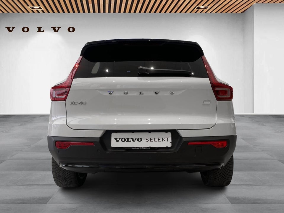 Volvo XC40 ReCharge Extended Range Plus 5d