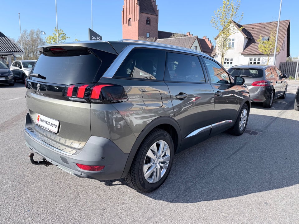 Peugeot 5008 1,6 BlueHDi 120 Allure 7prs 5d