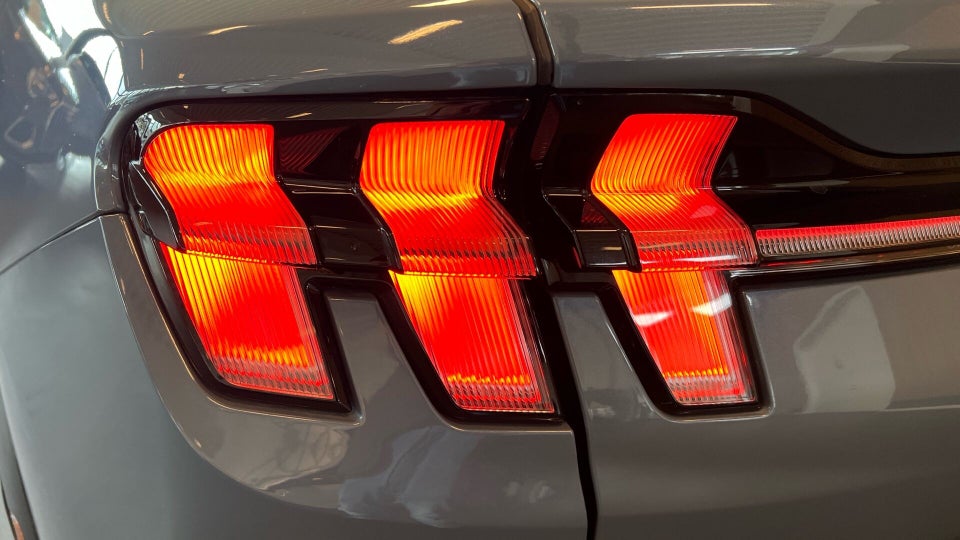 Ford Mustang Mach-E 73 Premium Standard Range AWD 5d