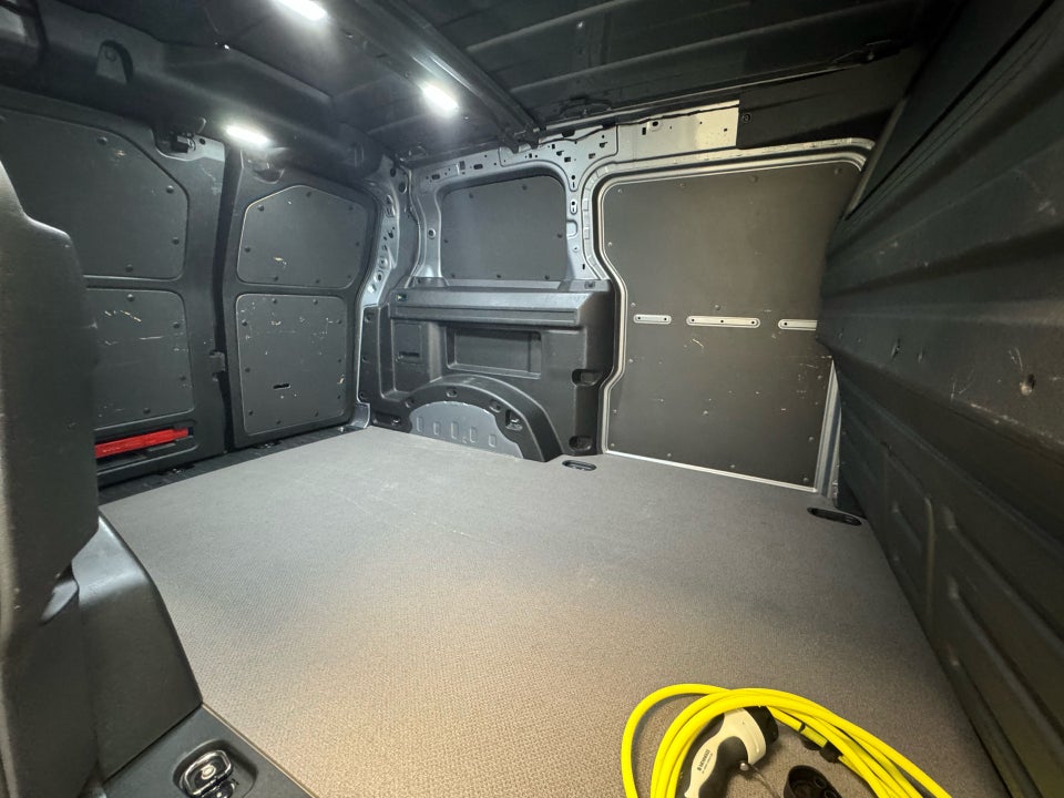 VW ID.Buzz 77 Cargo Comfort