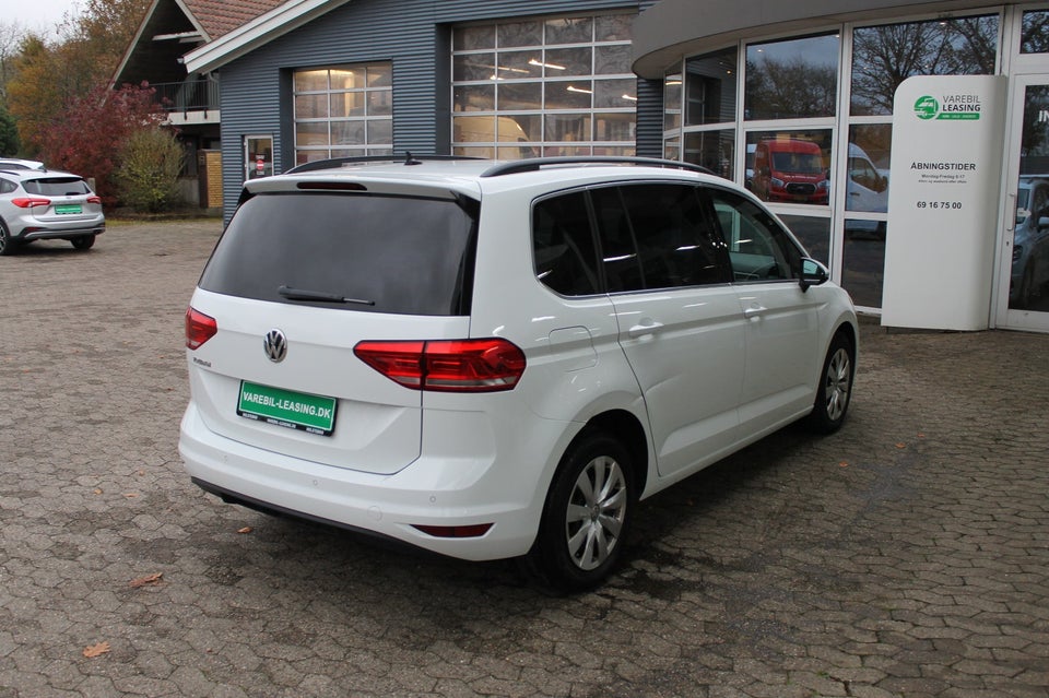 VW Touran 2,0 TDi 115 Highline DSG Van 5d