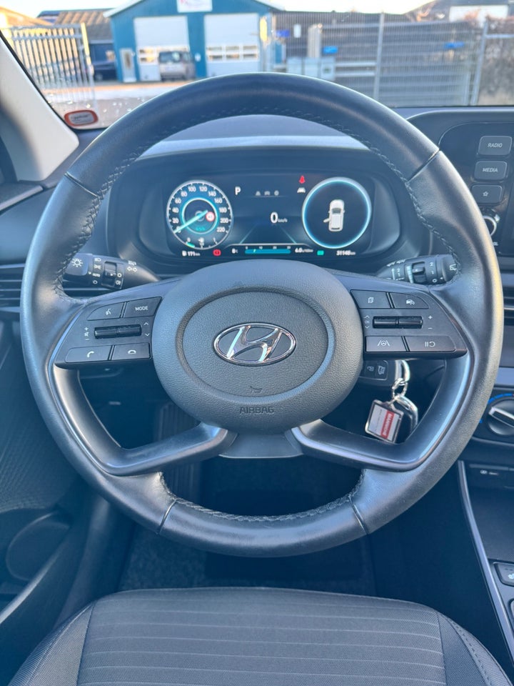 Hyundai i20 1,0 T-GDi Essential DCT 5d