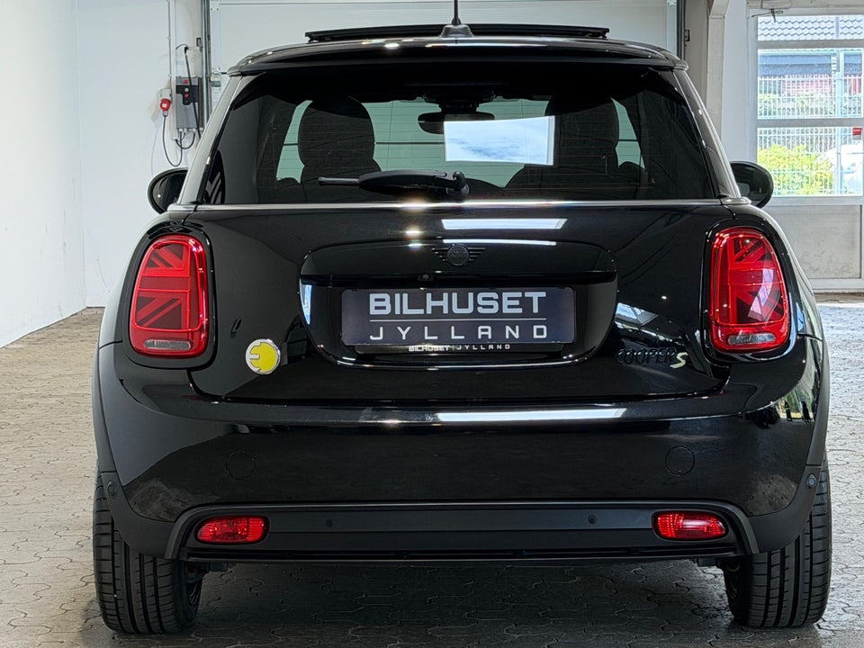 MINI Cooper SE Classic Trim 3d