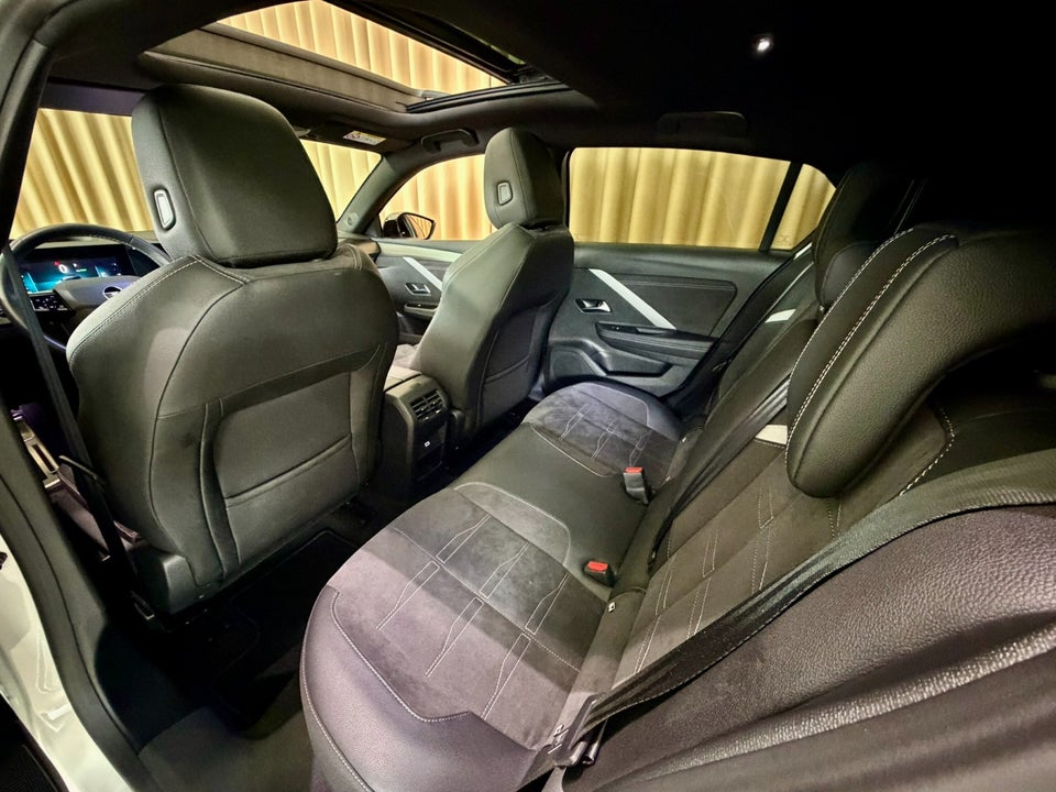 Opel Astra-e 54 Ultimate 5d