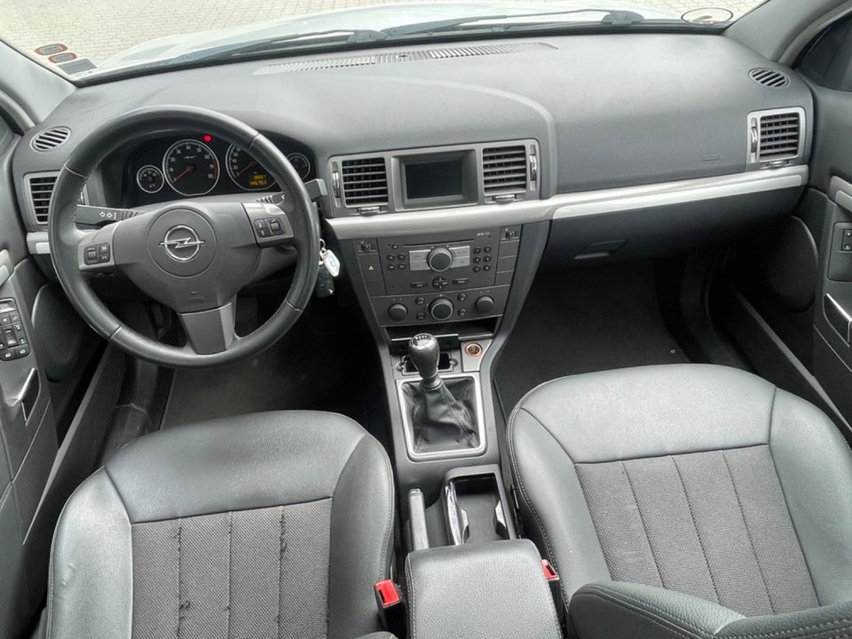 Opel Vectra 1,6 16V 105 Limited 4d