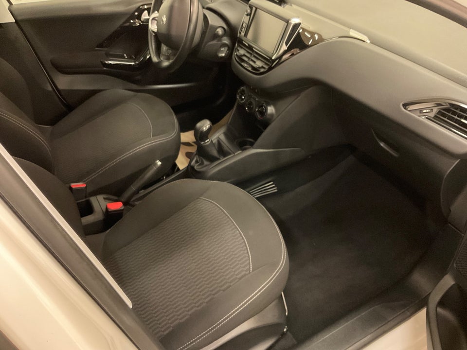 Peugeot 208 1,2 VTi 82 Active 5d