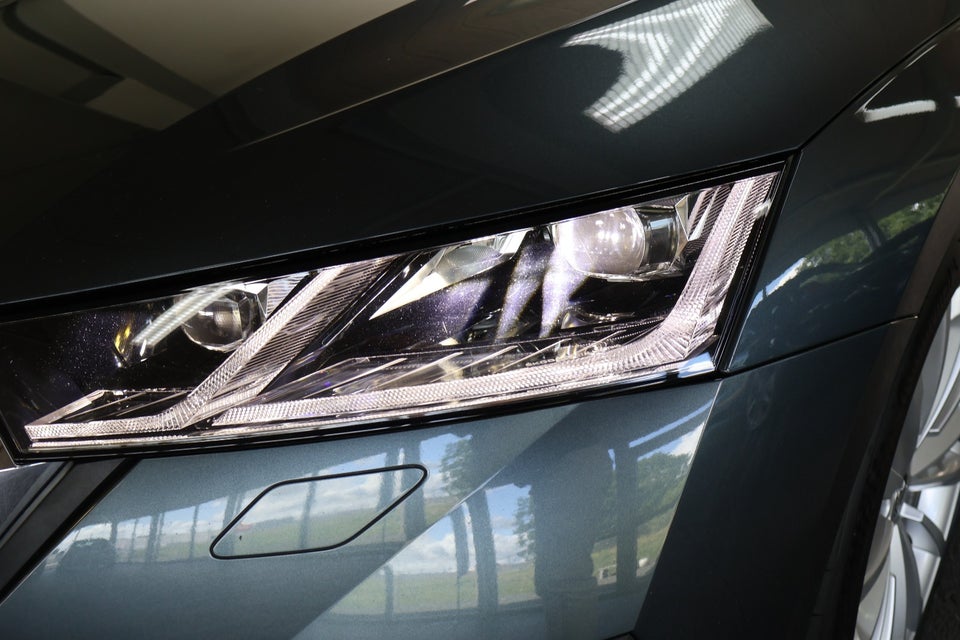 Skoda Octavia 1,4 TSi iV Plus Combi DSG 5d