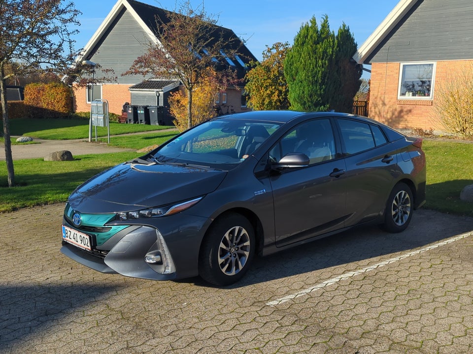 Toyota Prius 1,8 Plug-in Hybrid H3 MDS 5d
