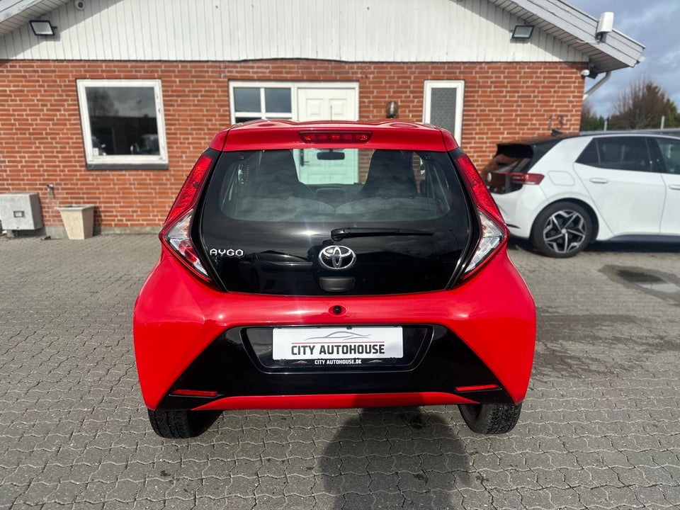Toyota Aygo 1,0 VVT-i x-plore 5d