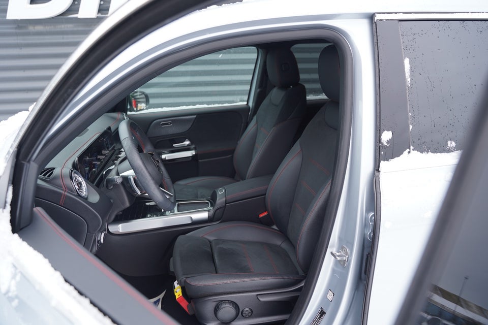 Mercedes EQB300 AMG Line 4Matic 5d