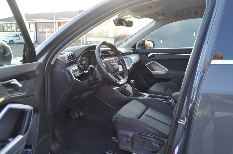 Audi Q3 45 TFSi e Attitude plus S-tr. 5d