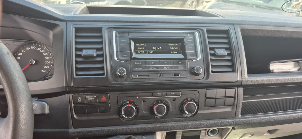 VW Transporter 2,0 TDi 84 Kassevogn kort