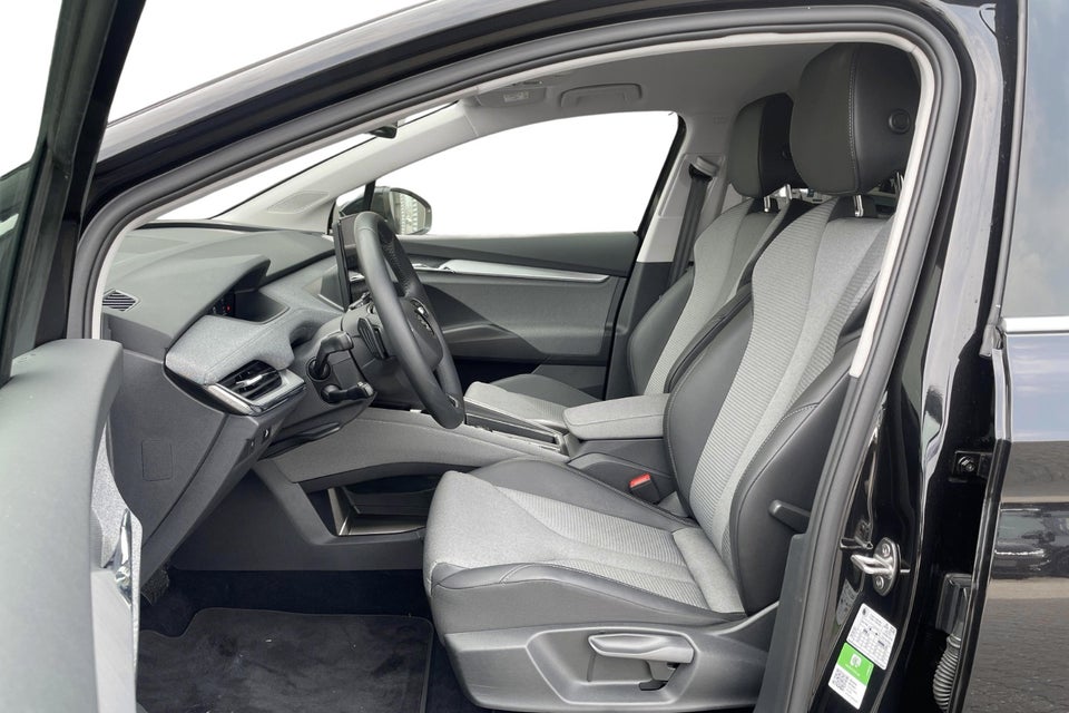 Skoda Enyaq 60 iV Plus 5d