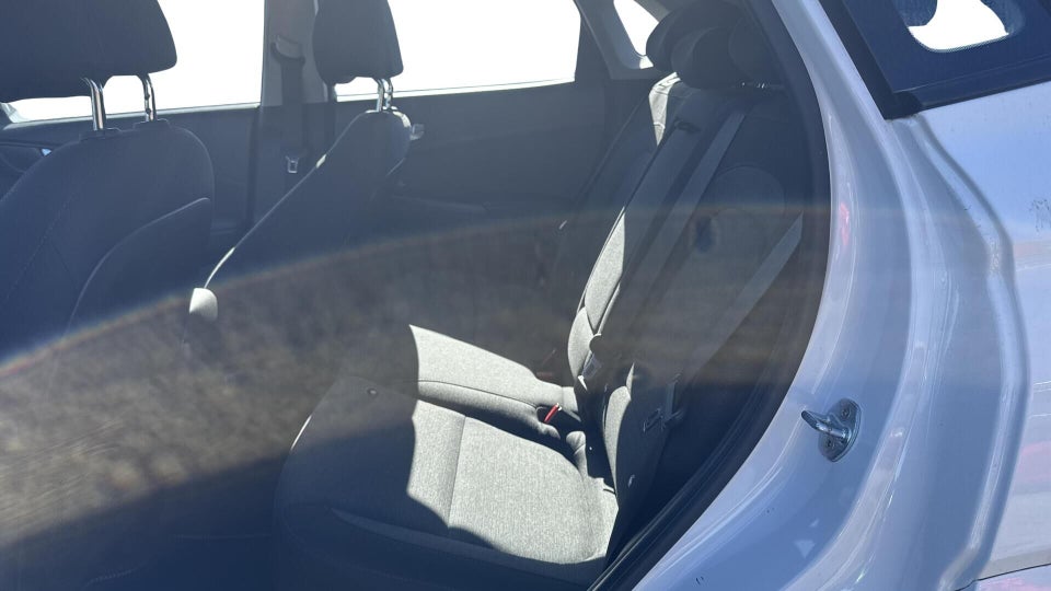 Hyundai Kona 39 EV Select 5d