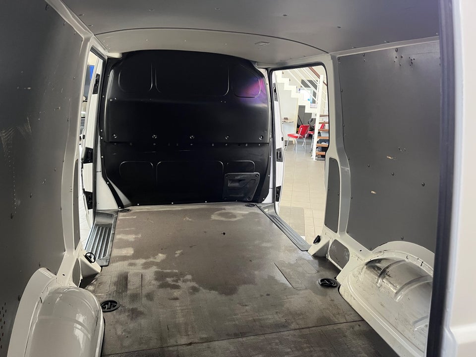 VW Transporter 2,0 TDi 150 Kassevogn lang