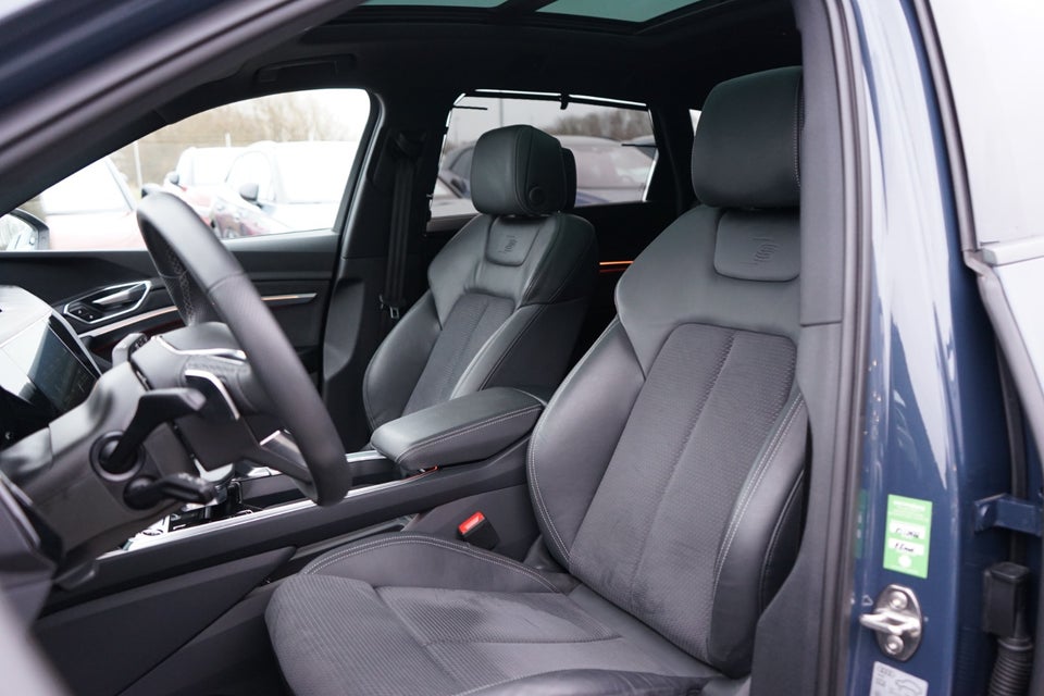 Audi Q8 e-tron 55 S-line quattro 5d