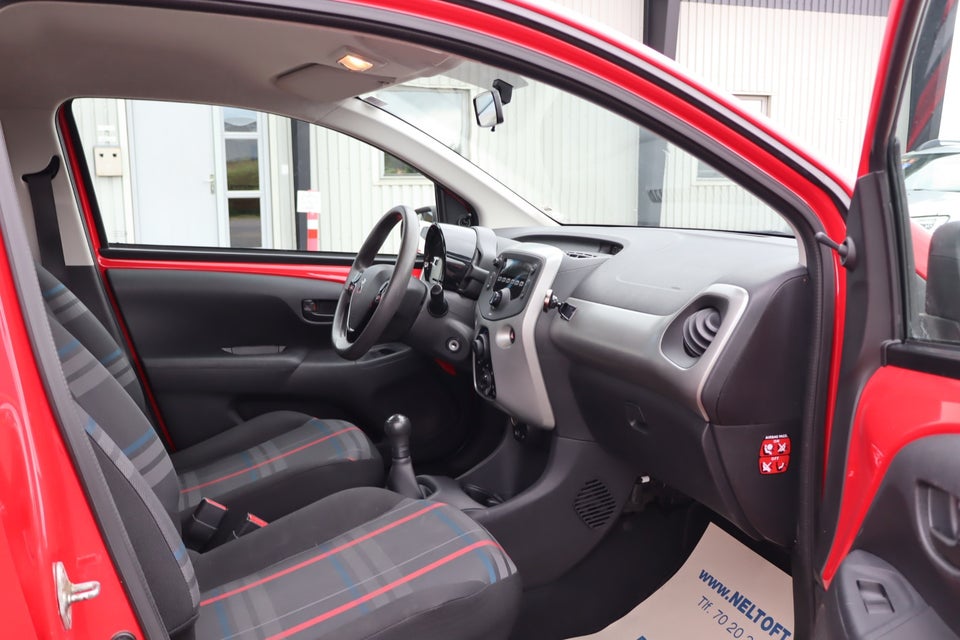 Peugeot 108 1,0 e-VTi 69 Allure 5d