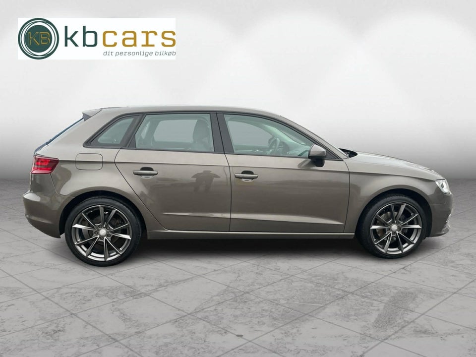 Audi A3 1,6 TDi 110 Ambiente Sportback 5d